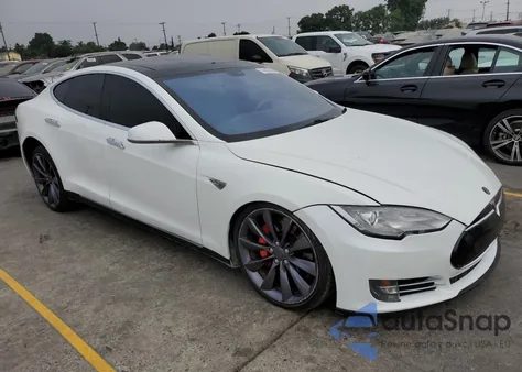 2014 Tesla Model S из США, поврежденный, VIN 5YJSA1H28EFP64012